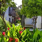 فندق Bitez Garden Life 4*
