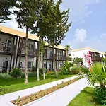 Bitez Garden Life فندق