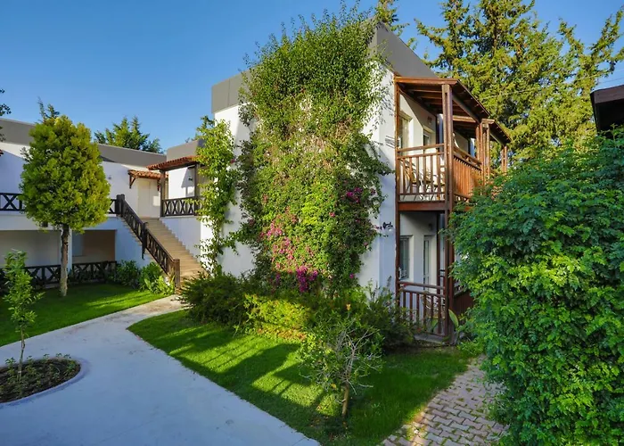 Bitez Garden Life 4*